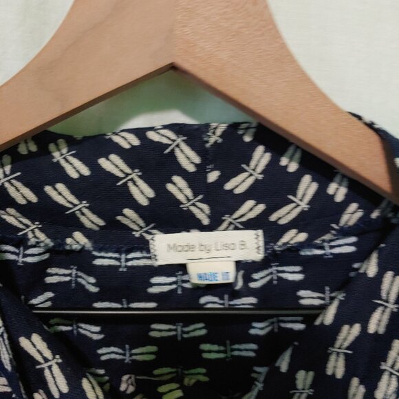made by lisa b. shirt womens Medium mock neck woven top Blue w/ cream dragonfly - Picture 3 of 5